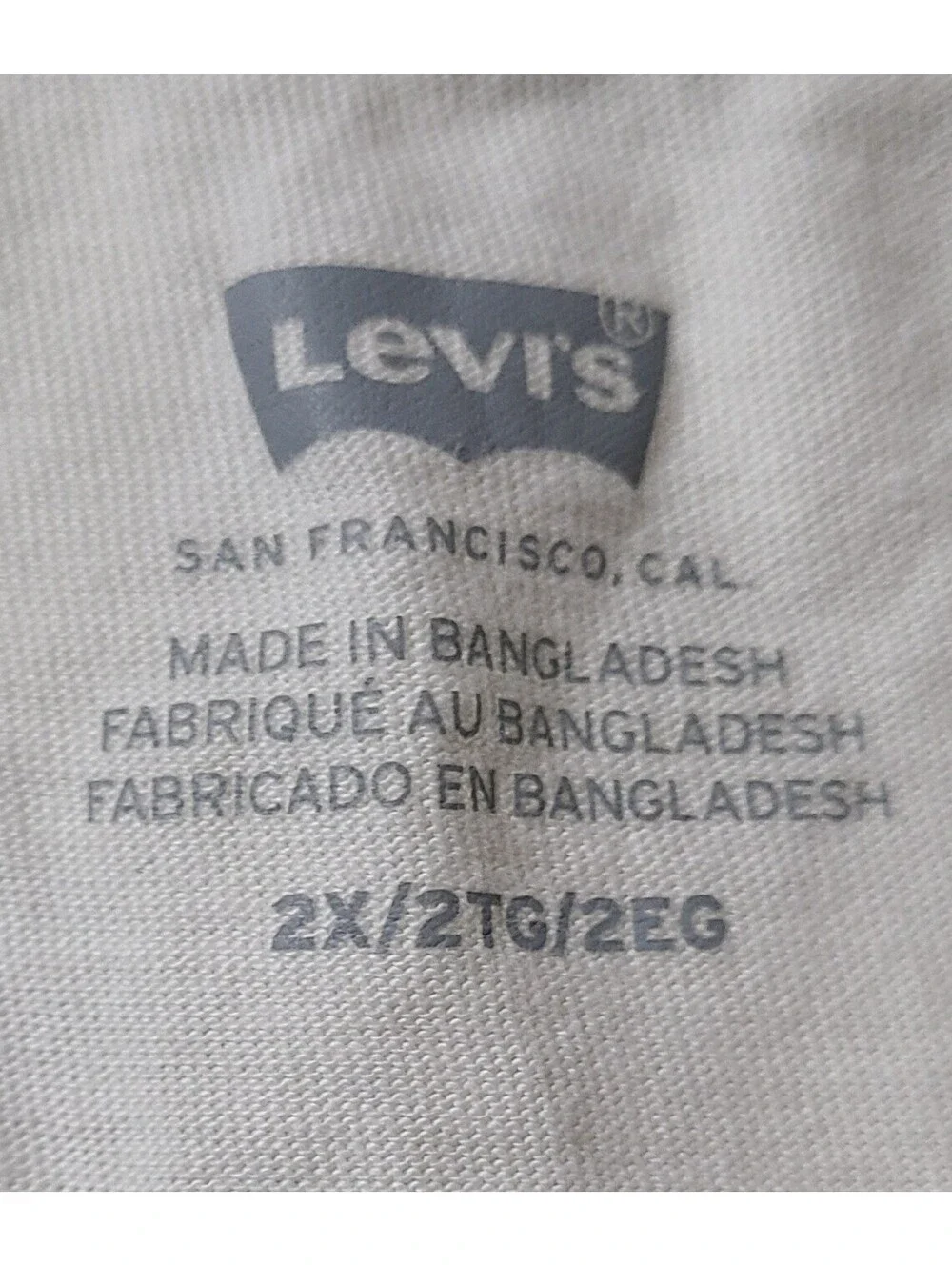 Levi Strauss & Co Logo Shirt Mens Sz 2XL White Y2K Crew Neck 100% Cotton Summer